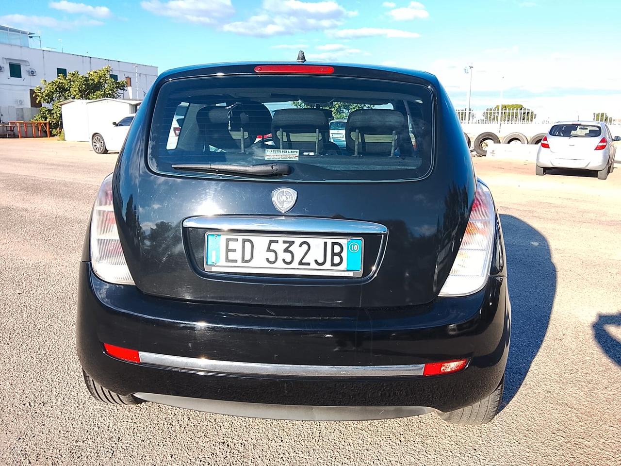 Lancia Ypsilon 1.2 argento