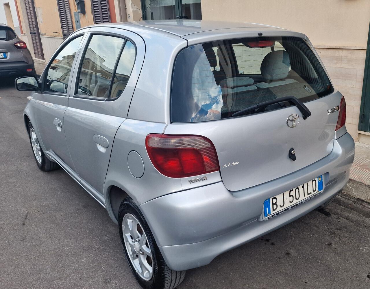 Toyota Yaris 1.0 cat 5 porte Aria condizionata
