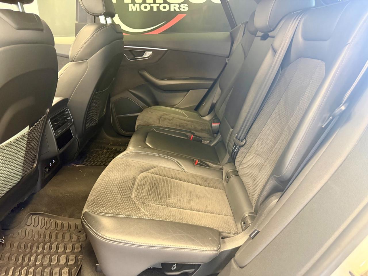 Audi Q8 SQ8 TFSI quattro tiptronic sport attitude