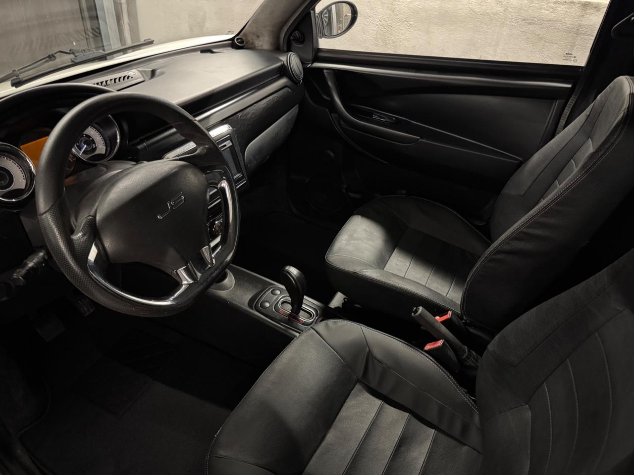 Ligier JS50 Bianco Perla Permute e trasporto