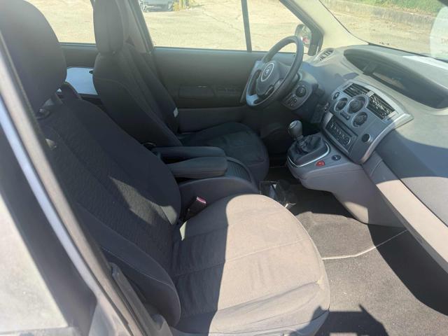 RENAULT Grand Scenic 1.9 dCi/130CV PlaySt.Port.