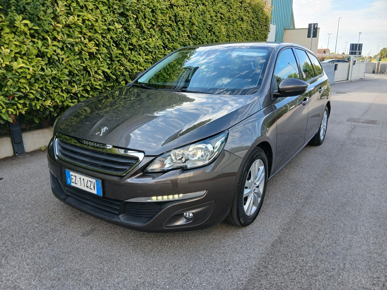 Peugeot 308 BlueHDi 115 cv allure sw tua a € 158 mese