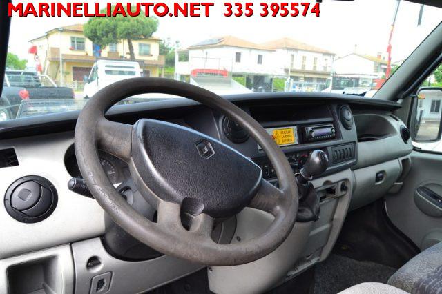 RENAULT Mascott 160.35 7 P. 3.0 CASSONE FISSO CON GRU FASSI F28