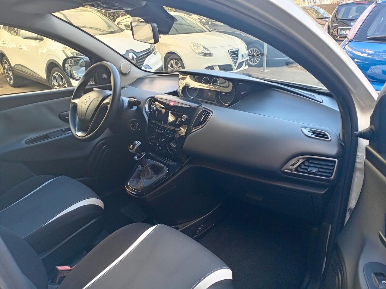 Lancia Ypsilon 1.2 69 CV 5 porte GPL Ecochic Gold