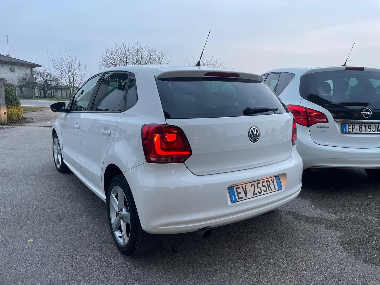 Volkswagen Polo 1.6 TDI 90CV DPF DSG 5 porte R-Line Cambio Automatico Neopatentati