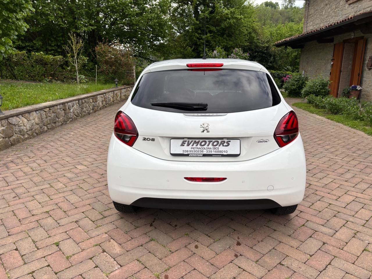 Peugeot 208 BlueHDi 75 5 porte Style OK NEOPATENTATI