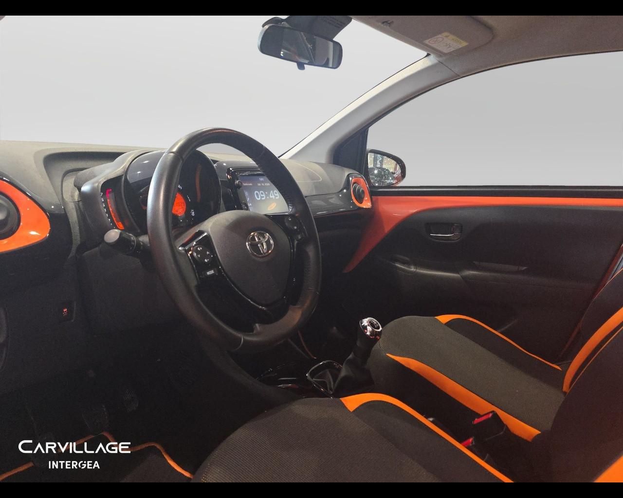 TOYOTA Aygo 5p 1.0 x-wave Orange 72cv