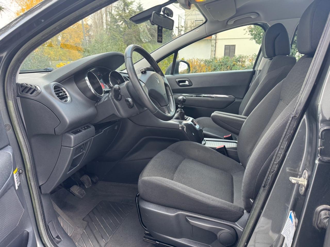 Peugeot 5008 1.6 HDi 112CV Business OK NEOPATENTATI