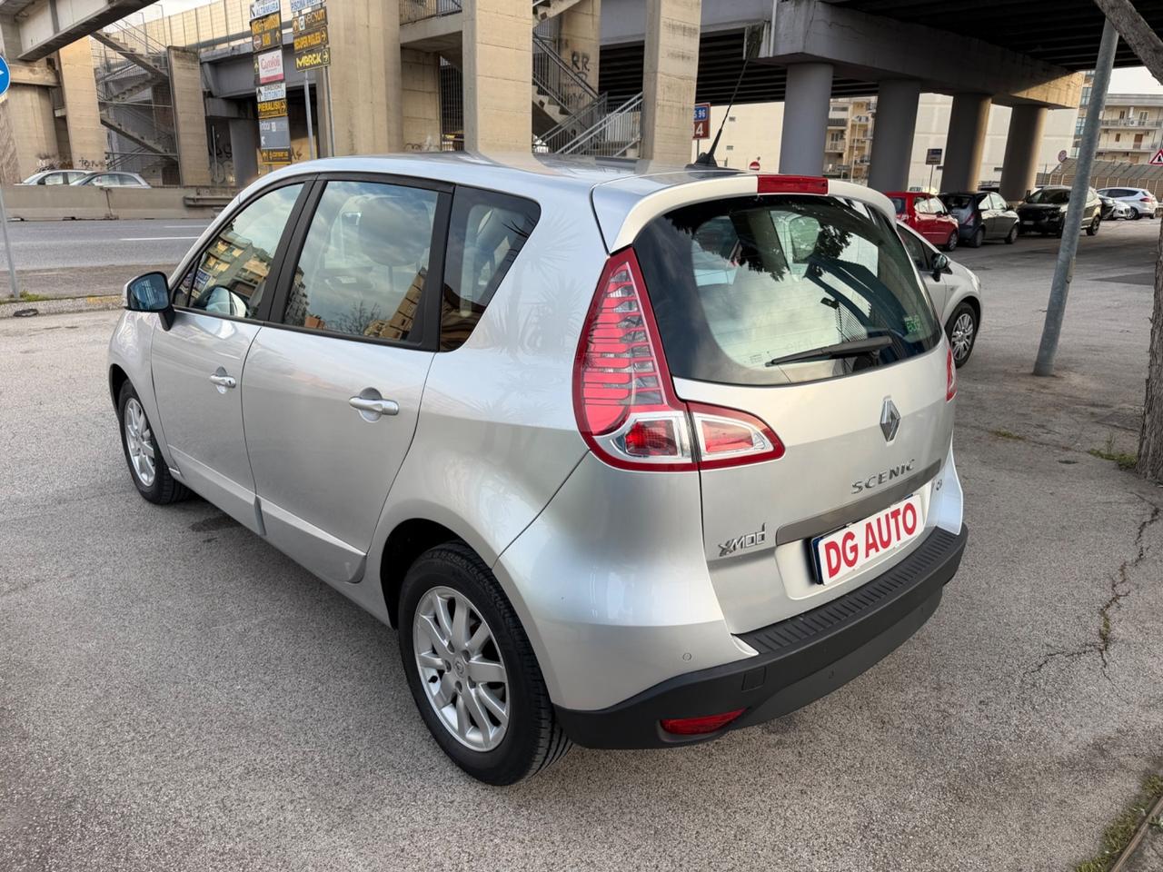 Renault Scenic 1.5 dci 110 cavalli 2011