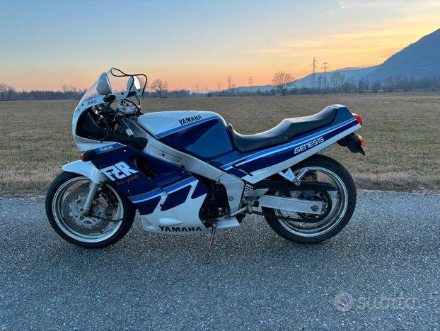 Yamaha fzr 1000 genesis totalmente restaurata