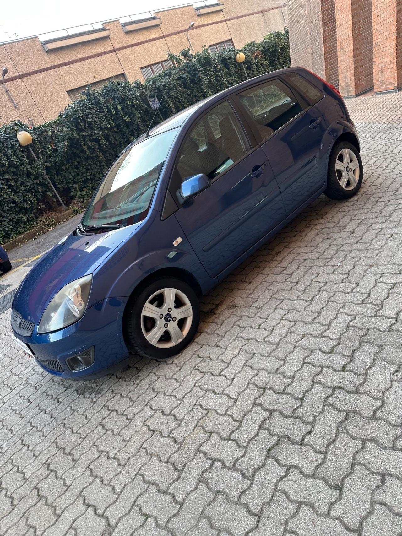 Ford Fiesta 1.2 16V 5p. Ghia