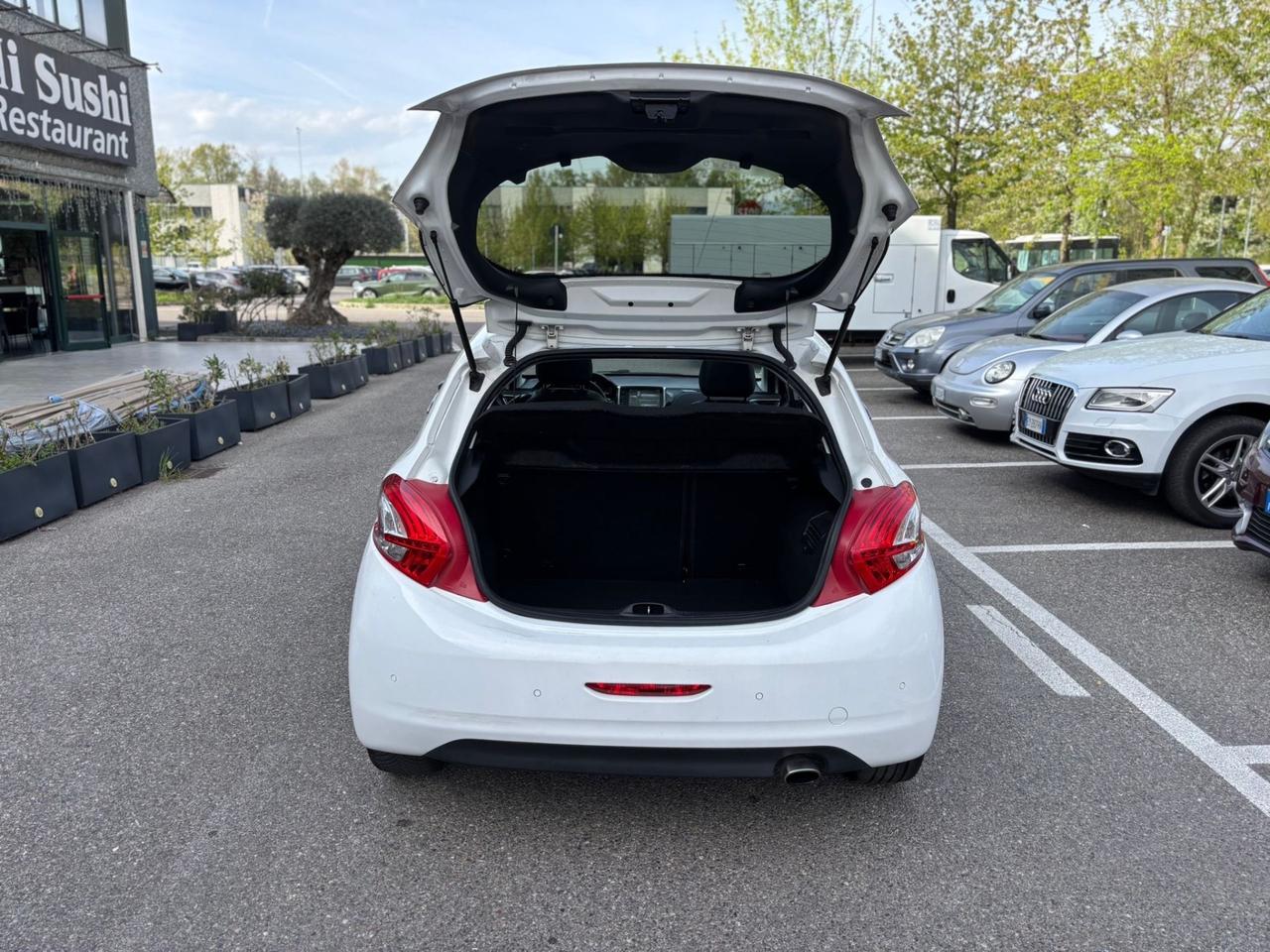 Peugeot 208 1.6 e-HDi 92 CV Stop&Start 3 porte Allure