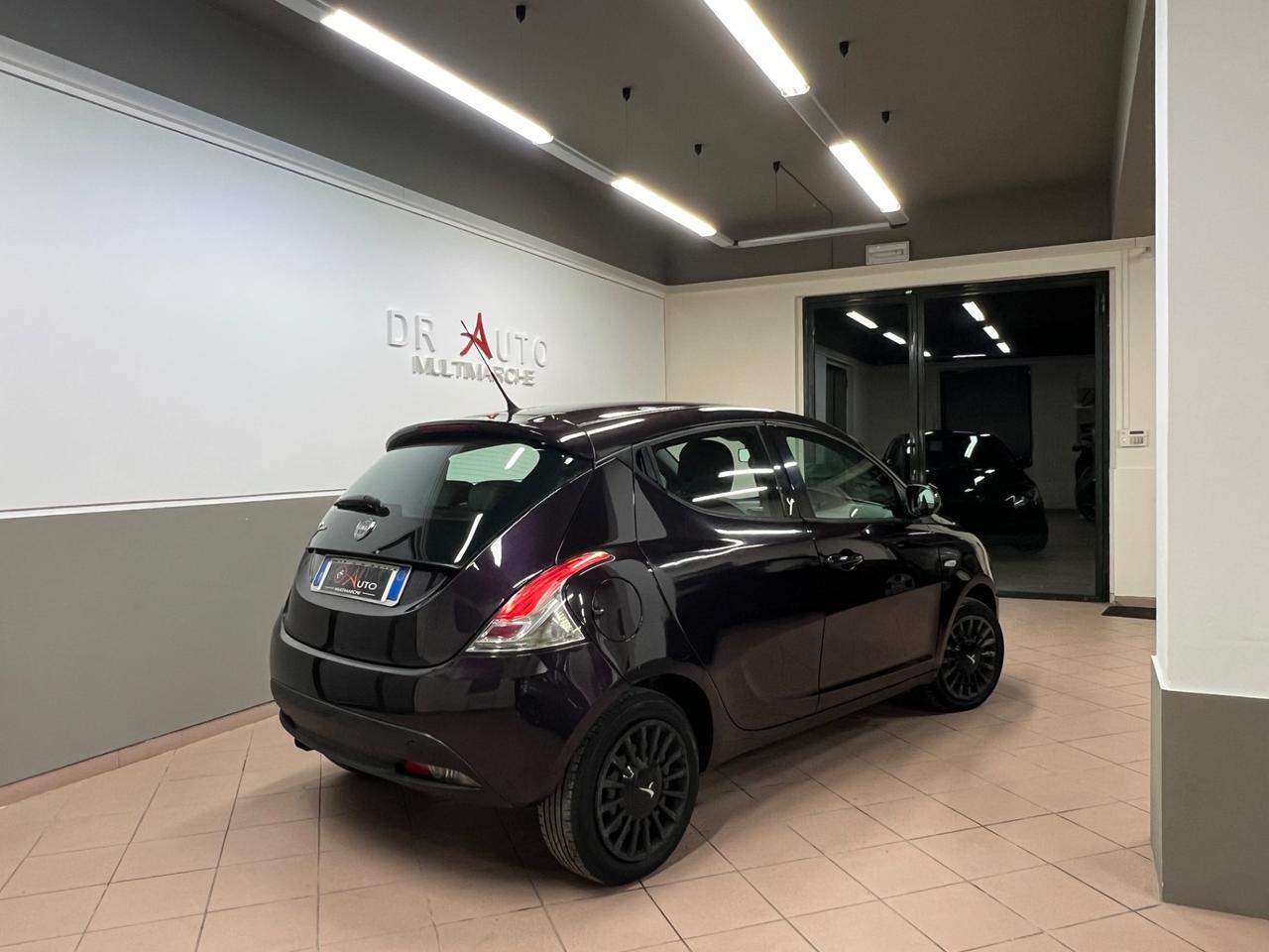 Lancia Ypsilon 1.2 69 CV 5 porte Elefantino (EURO6b)