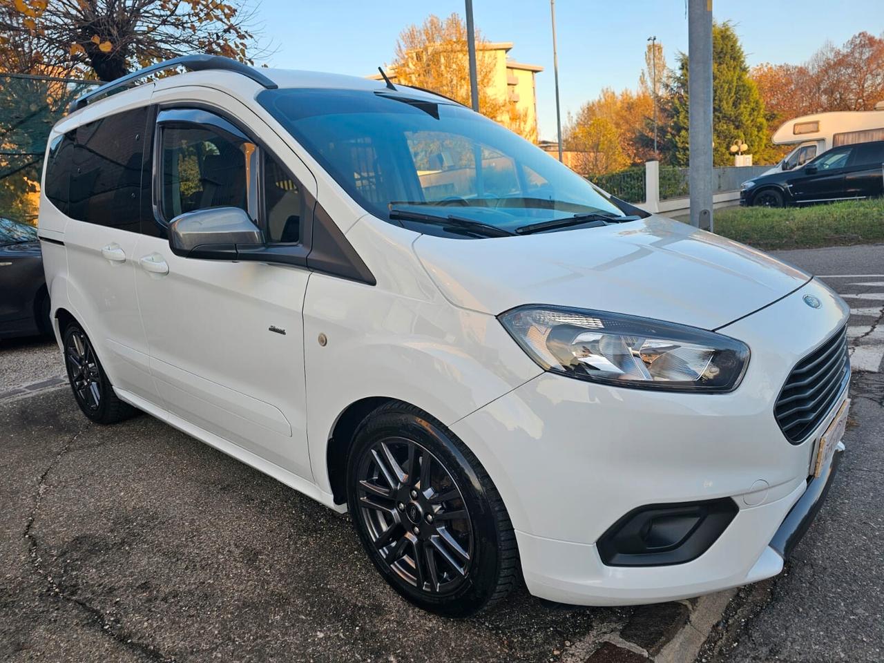 Ford Tourneo Courier 1.5 TDCi 100cv Sport*S&S*Navi*Pdc*Euro6*