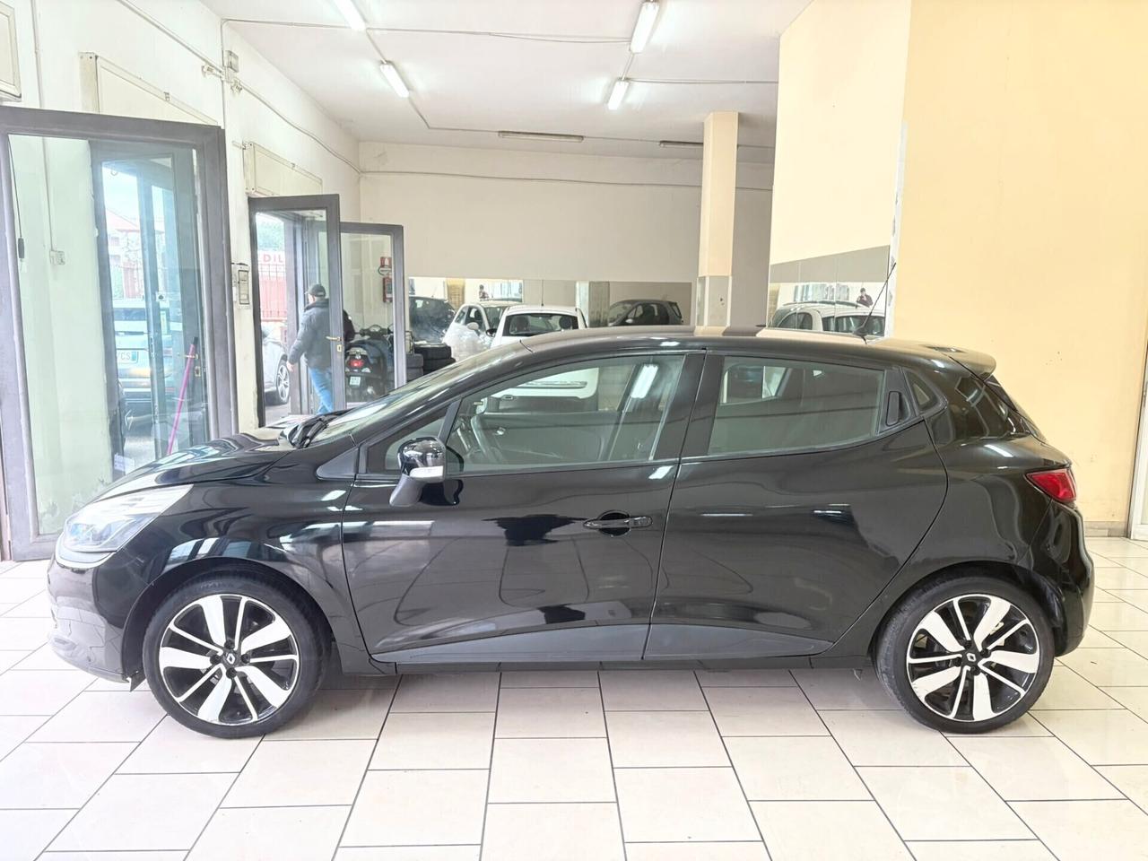 Renault Clio 1.2i GPL FULL NAVI EURO5