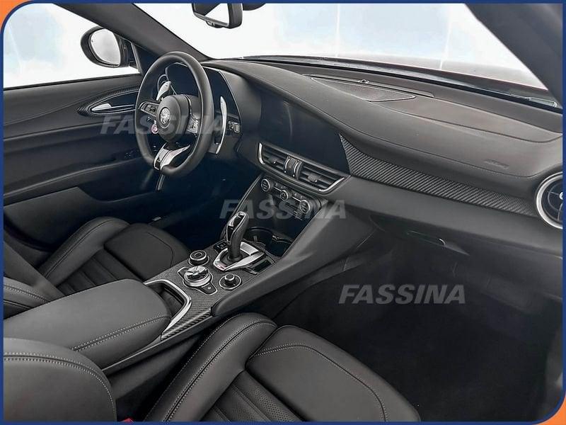 Alfa Romeo Giulia 2.9 T V6 AT8 Quadrifoglio