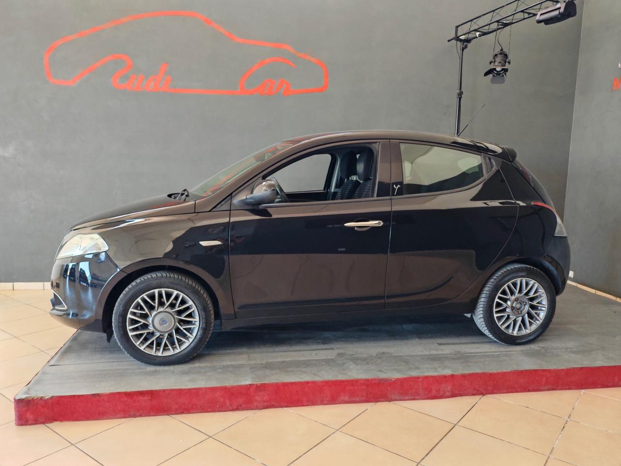 Lancia Ypsilon 1.2 69 CV 5 porte S&S Platinum