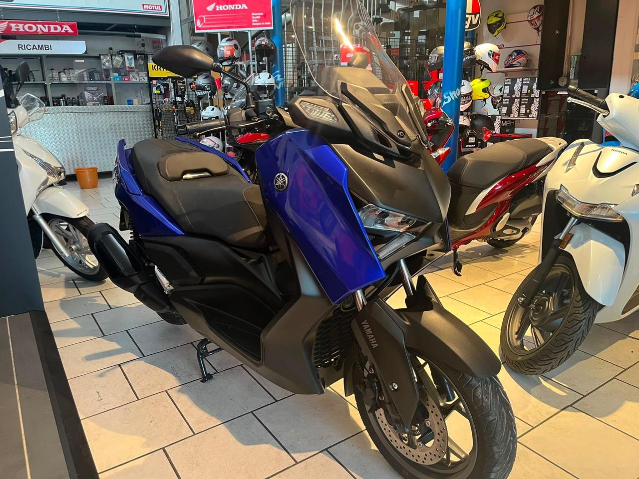 Yamaha X-Max 300