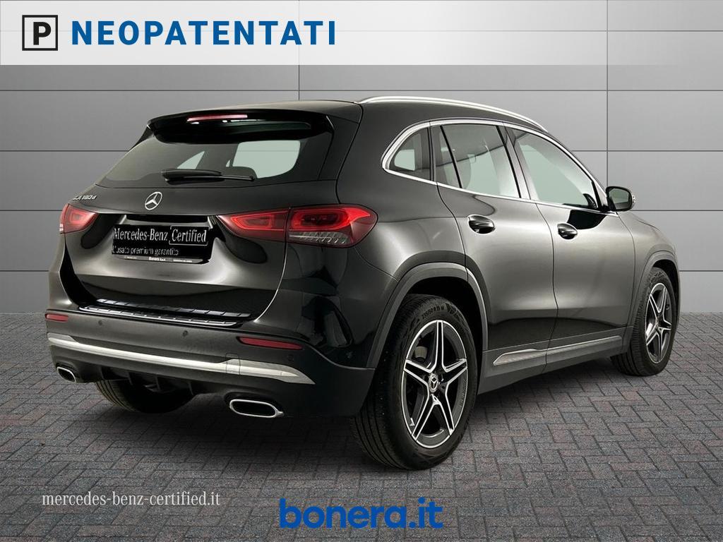 Mercedes GLA 180 180 D Premium 8G-DCT