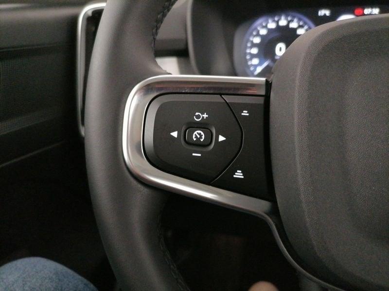 Volvo XC40 1.5 t3 Momentum Pro 163cv auto my21