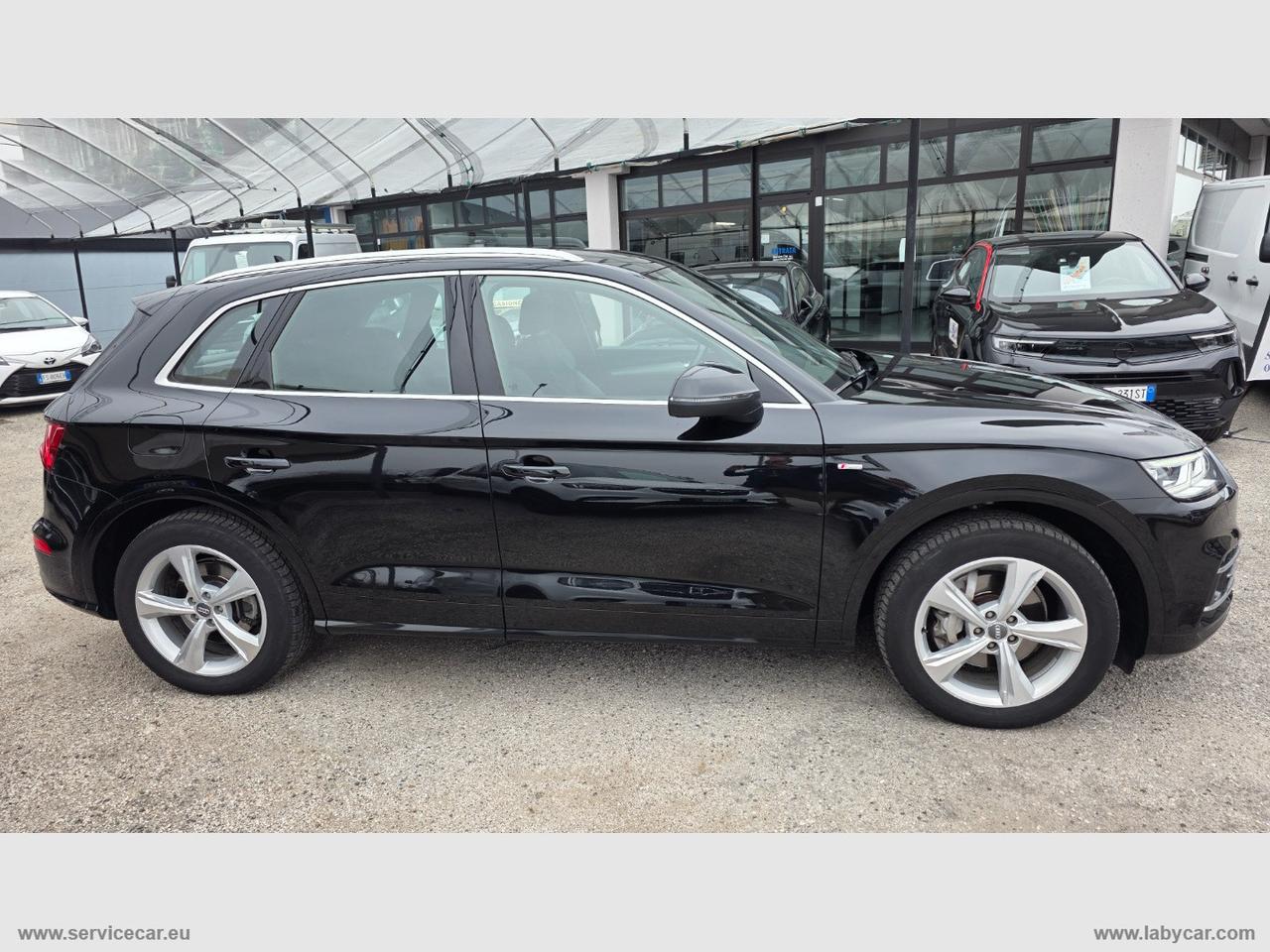 AUDI Q5 35 TDI quattro S tr. S-LINE