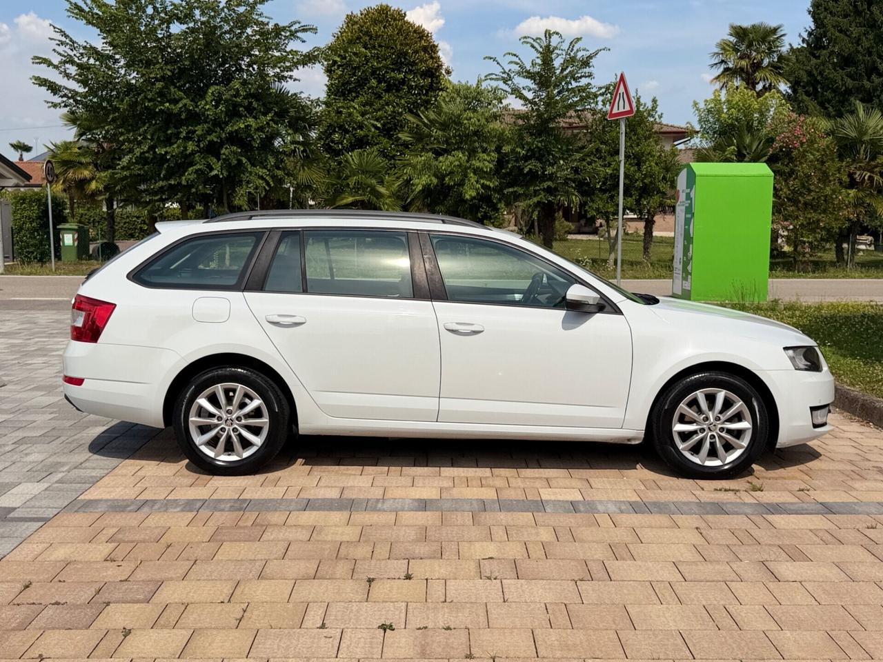 Skoda Octavia 1.6 TDI CR 110 CV DSG Wagon Style