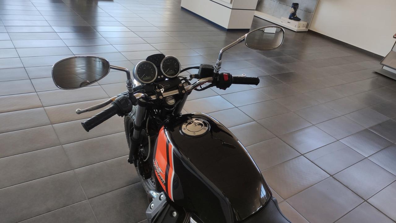 Moto Guzzi V7 SPECIAL