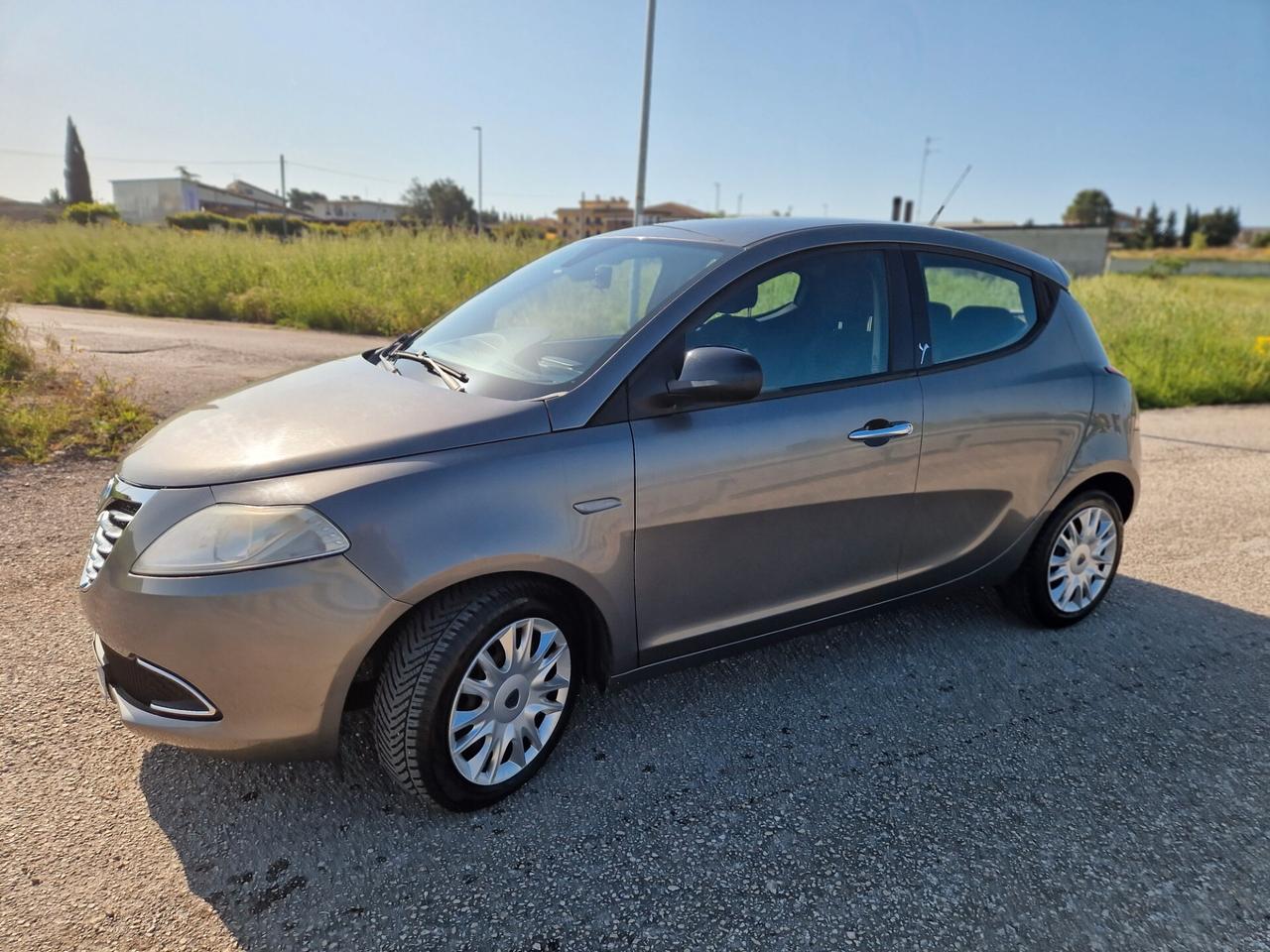 Lancia Ypsilon 1.2 69 CV Unyca