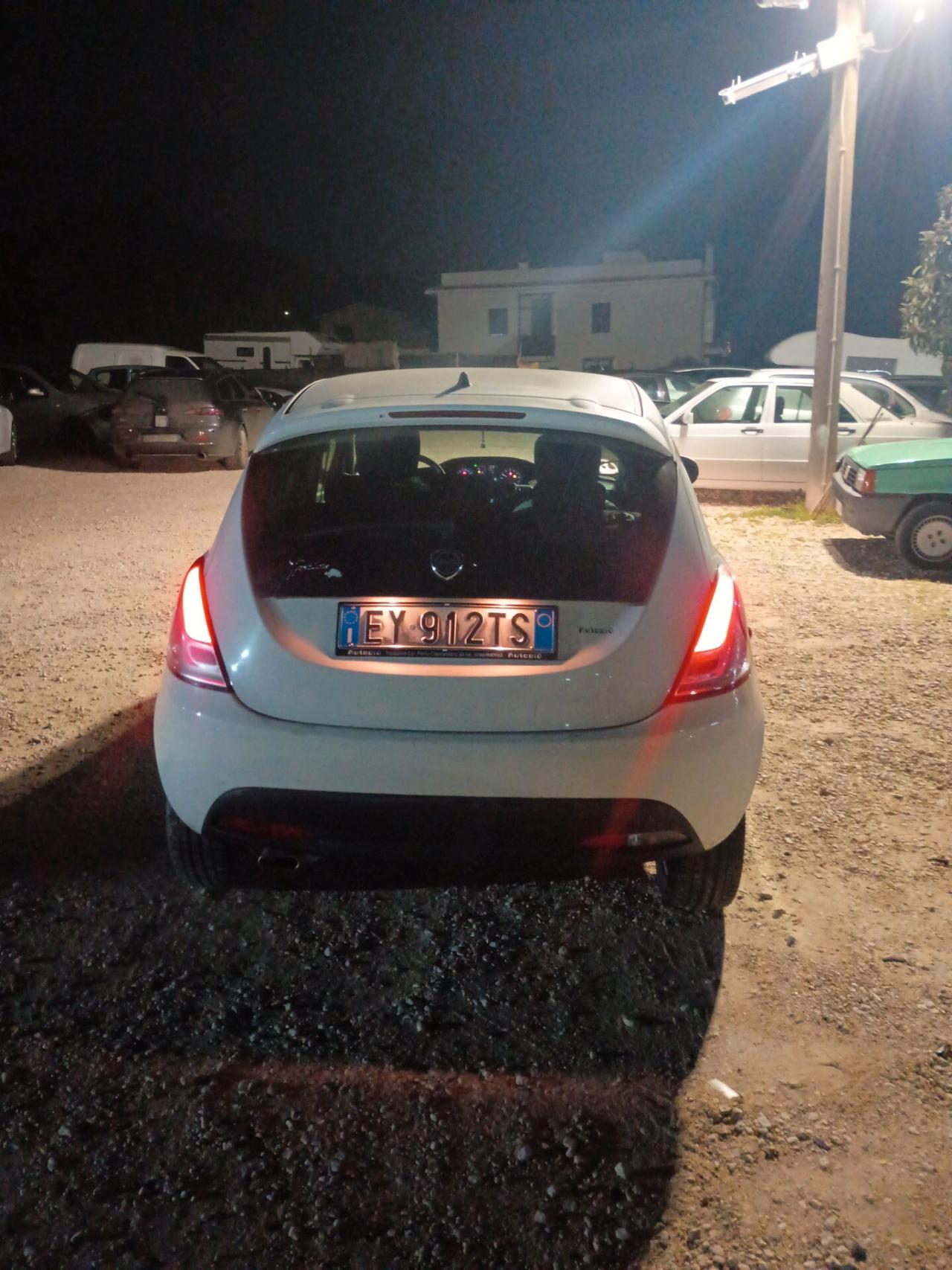 Lancia Ypsilon 1.2 69 CV 5 porte GPL Ecochic Gold