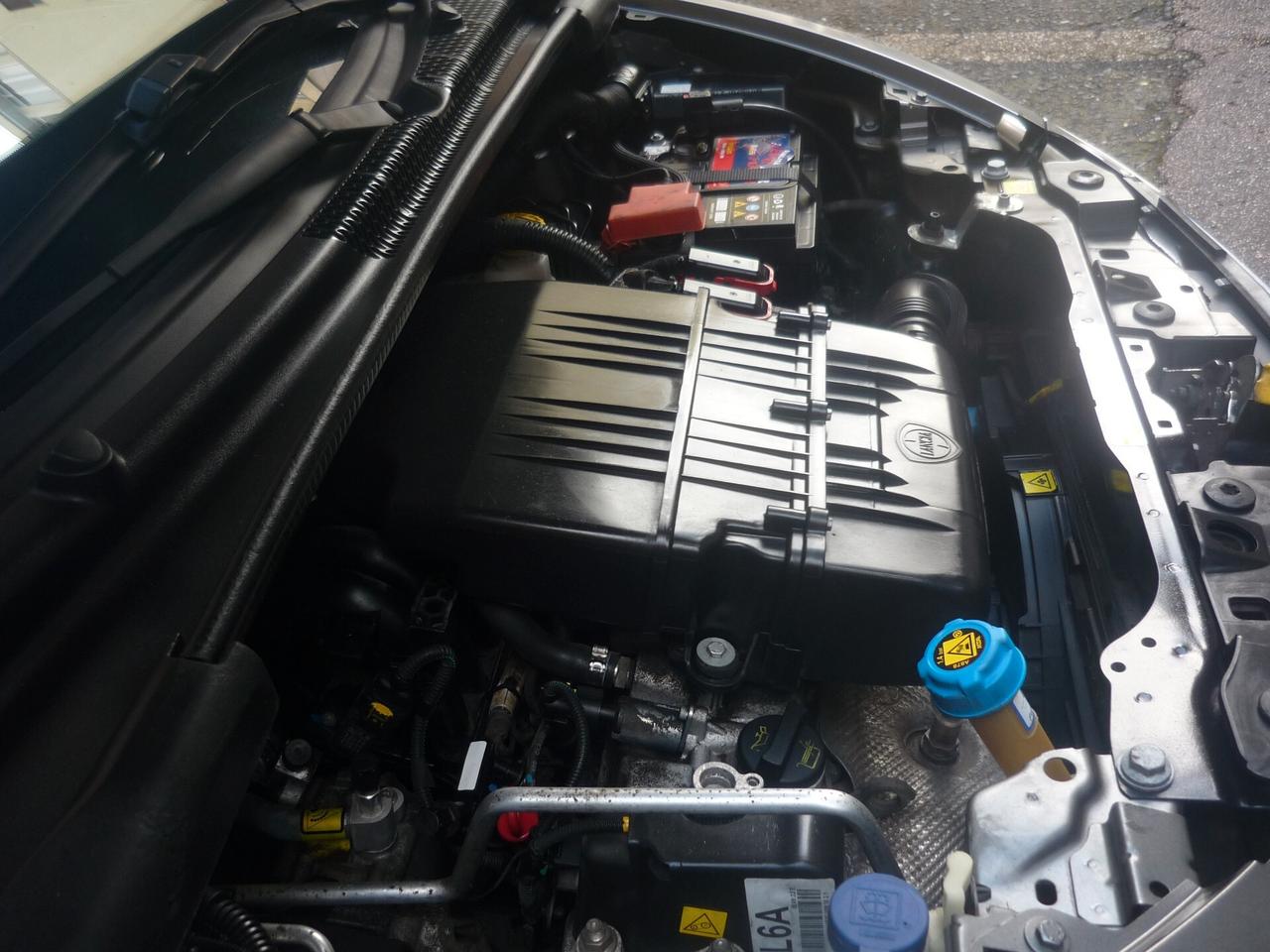 Lancia Ypsilon 1.2 69 CV 5 porte S&S Gold