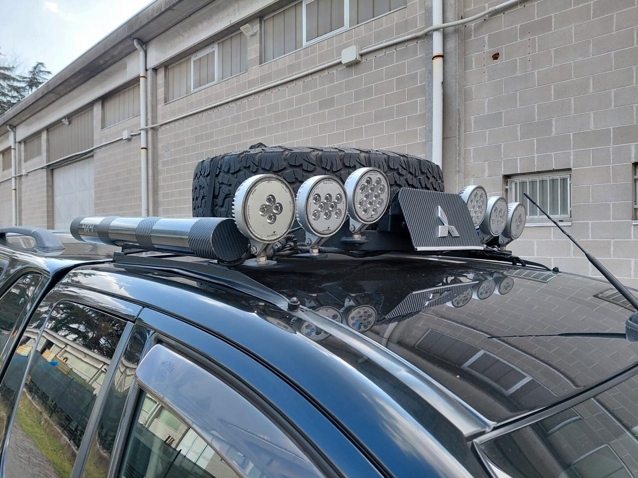 Mitsubishi L200 D.cab hard top 181cv UNICO PROP.