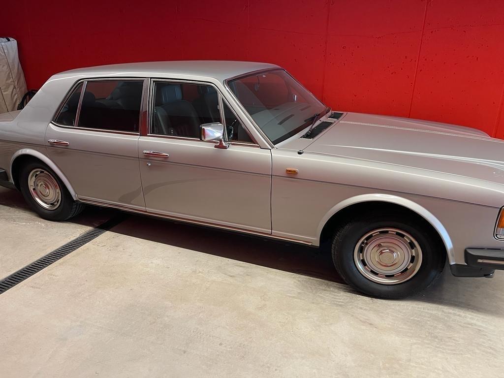 Rolls Royce Silver Spirit silver