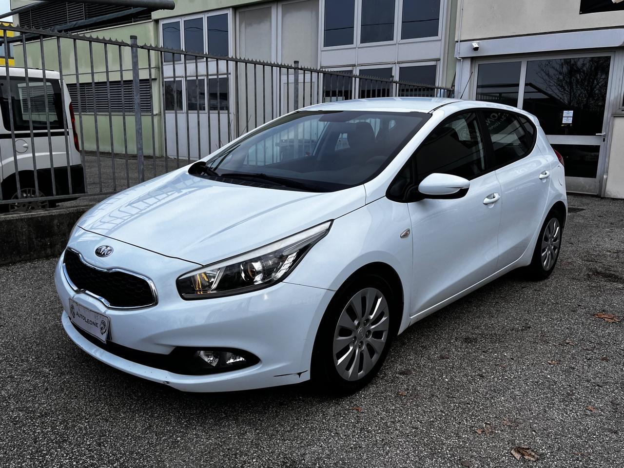 Kia Ceed cee'd 1.4 CRDi 5 porte OK NEOPATENTATI
