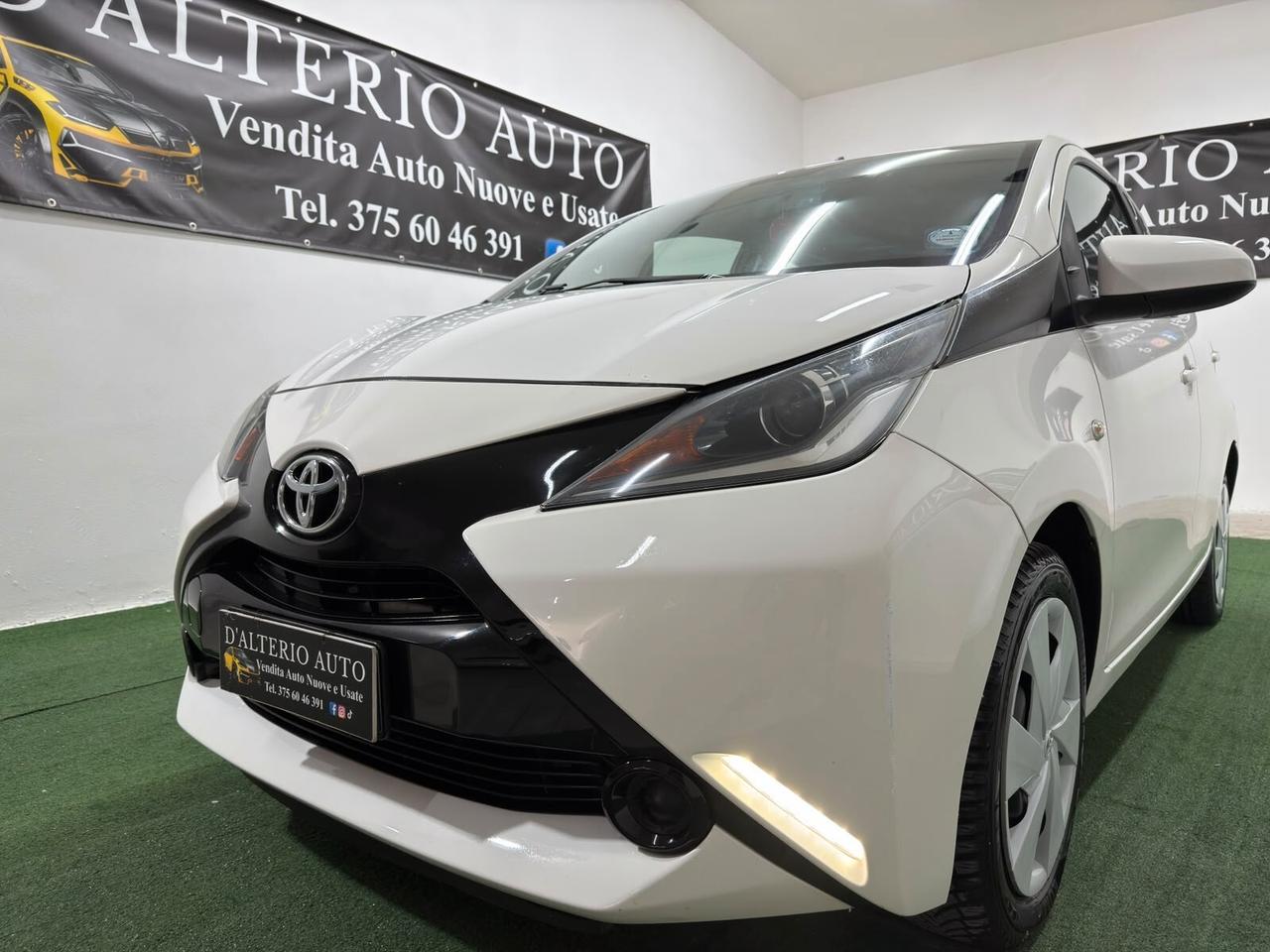 Toyota Aygo 1.0 VVT-i 69 CV 5 porte x-clusiv