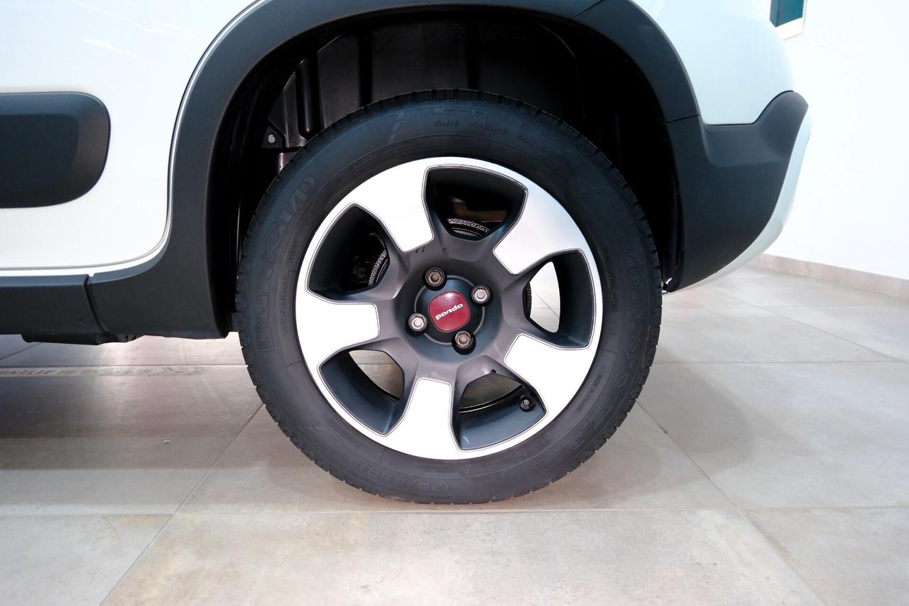 Fiat Panda Cross 1.0 HYBRID 70 cv CARPLAY