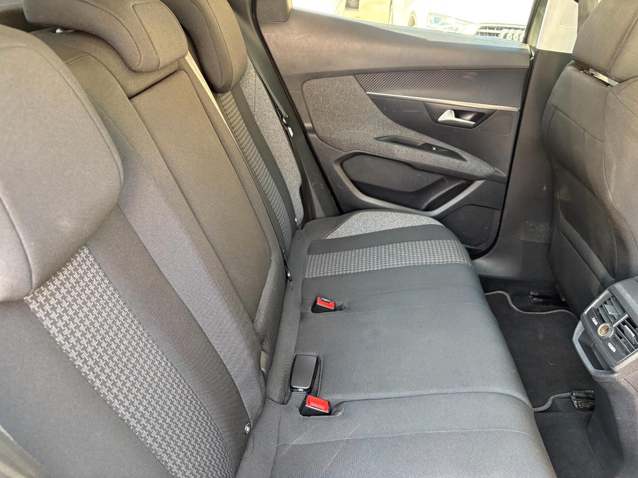 Peugeot 3008 BlueHDi 120 S&S BC Business