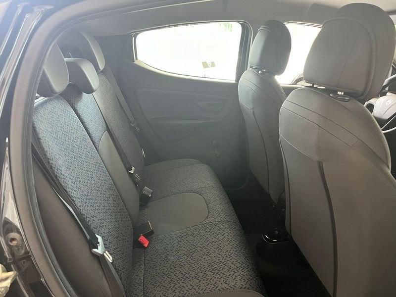 Lancia Ypsilon 1.0 FireFly 5 porte S&S Hybrid Oro