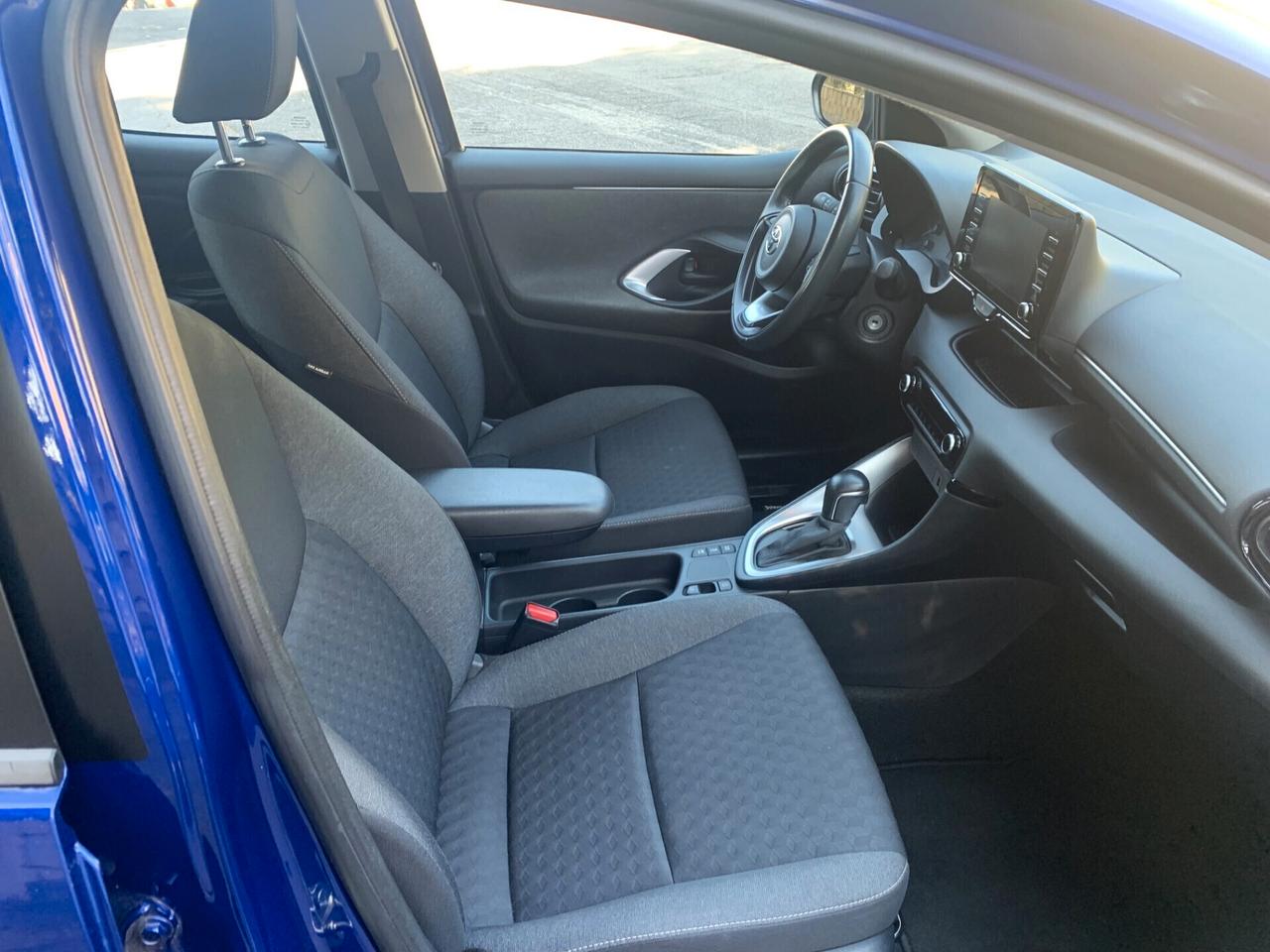 Yaris 1.5Hybrid 5P Business NAVIGATORE KM27900