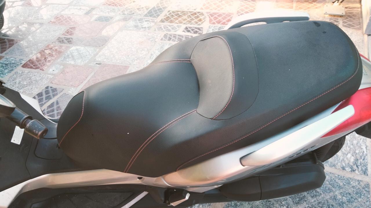 Yamaha X-Max 250