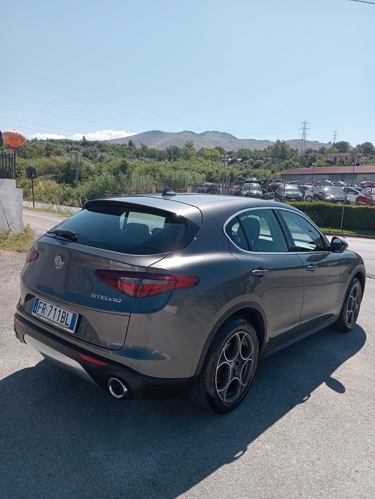 Alfa Romeo Stelvio 2.2 Turbodiesel 210 CV AT8 Q4 Super