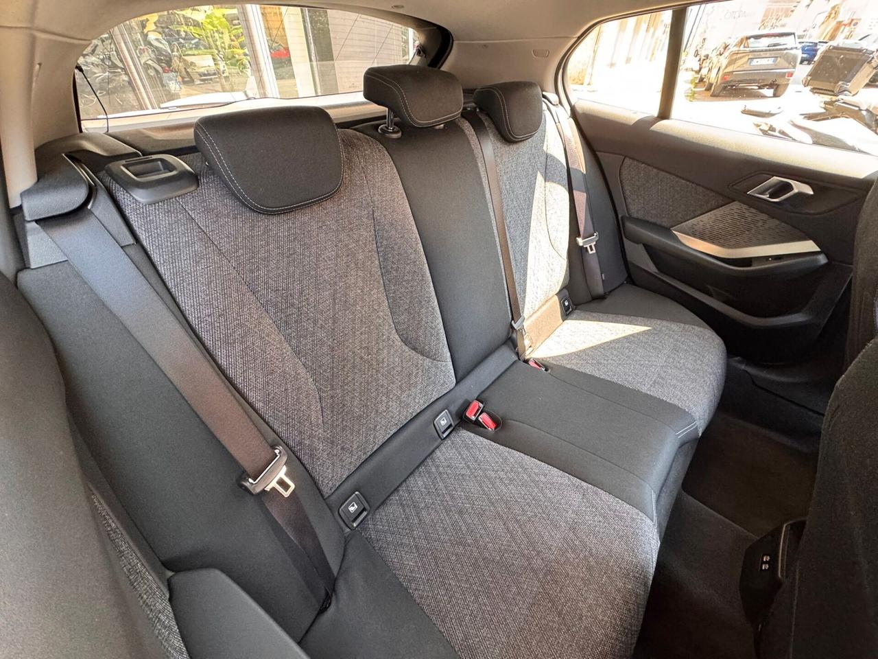 Bmw 118 118d MSport Design TUA DA 424 €