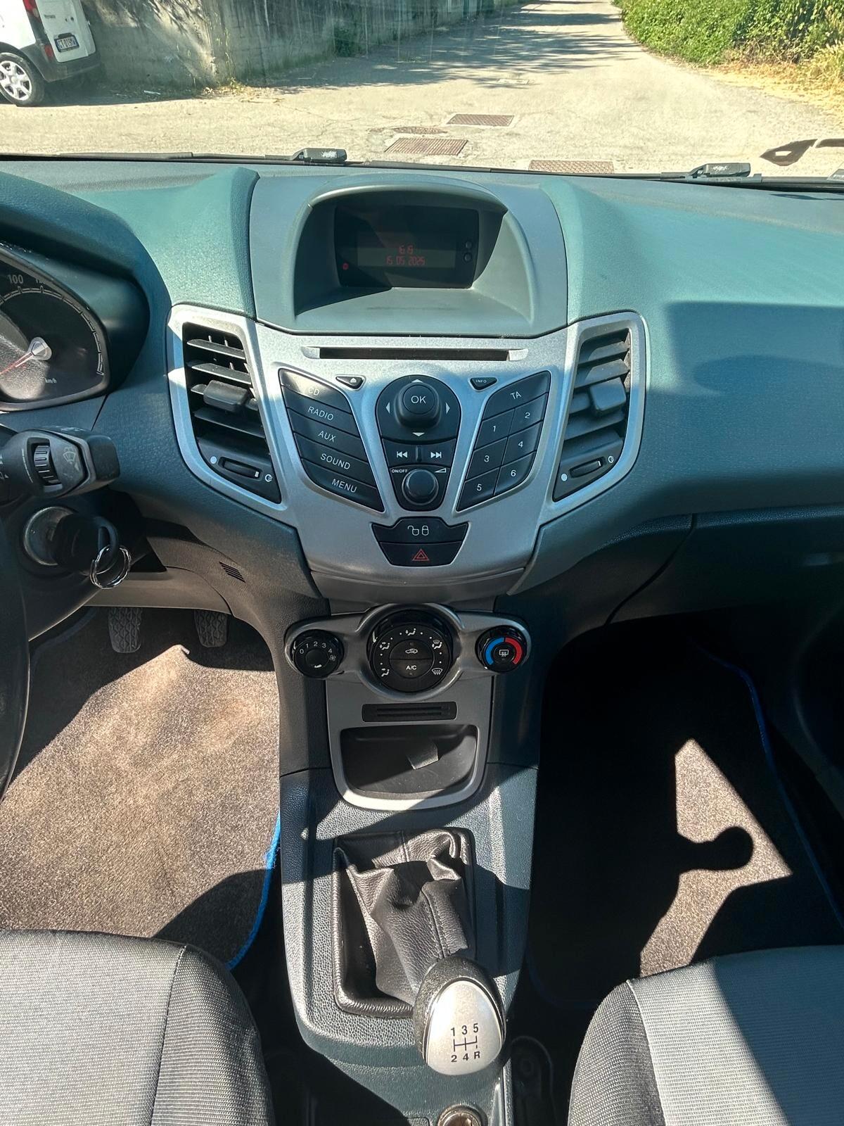 Ford Fiesta+ 1.4 TDCi 68CV 3 porte NEOPATENTATI
