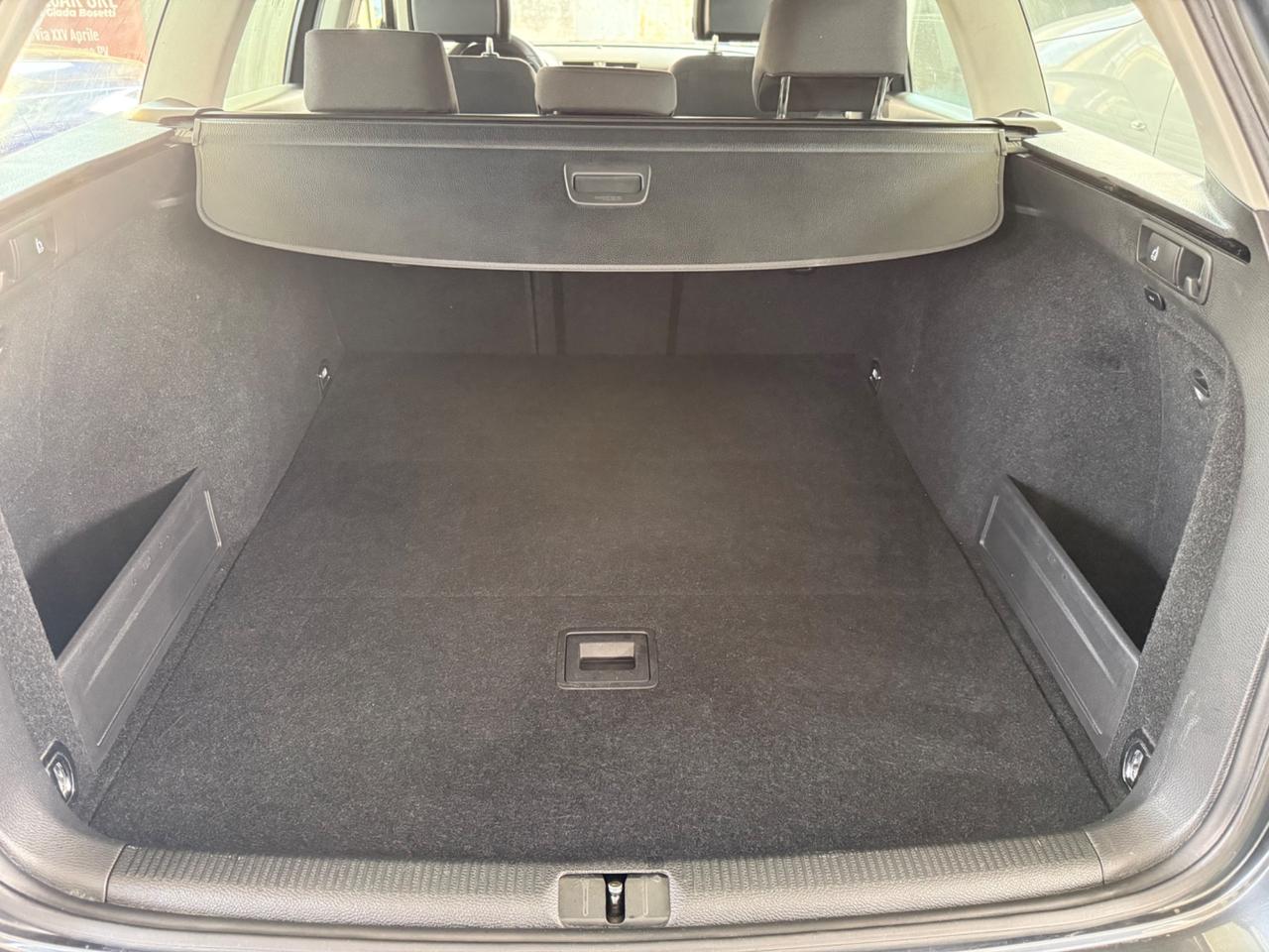 Volkswagen Passat Var. 2.0 TDI Highline BlueM.Tech.