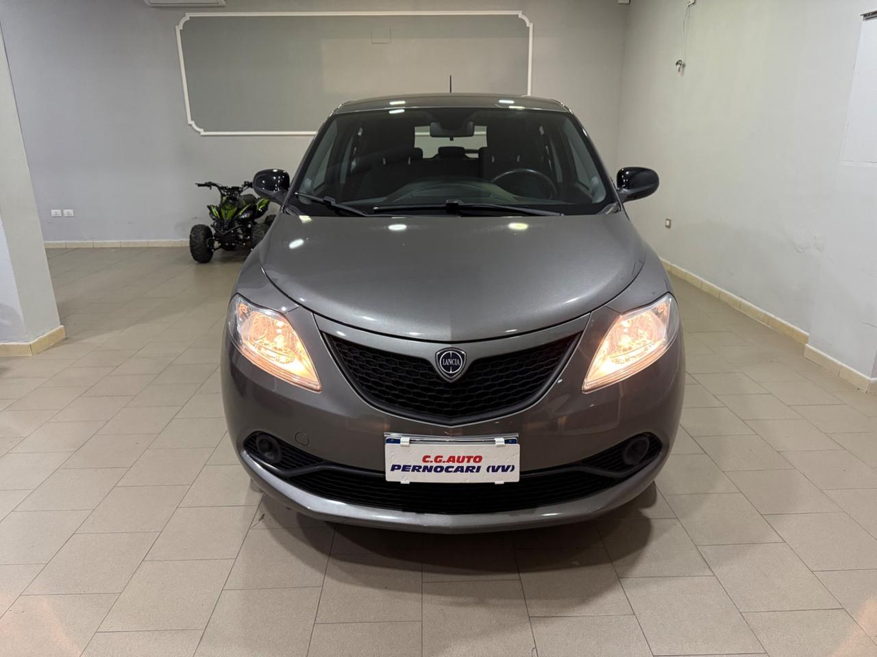 Lancia Ypsilon 1.2 69 CV 5 porte S&S Gold