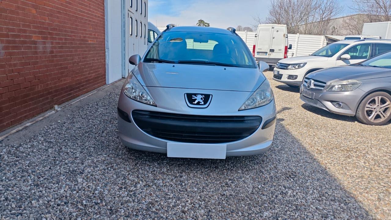 Peugeot 207 1.4 8V 75CV 5p. ONE Line