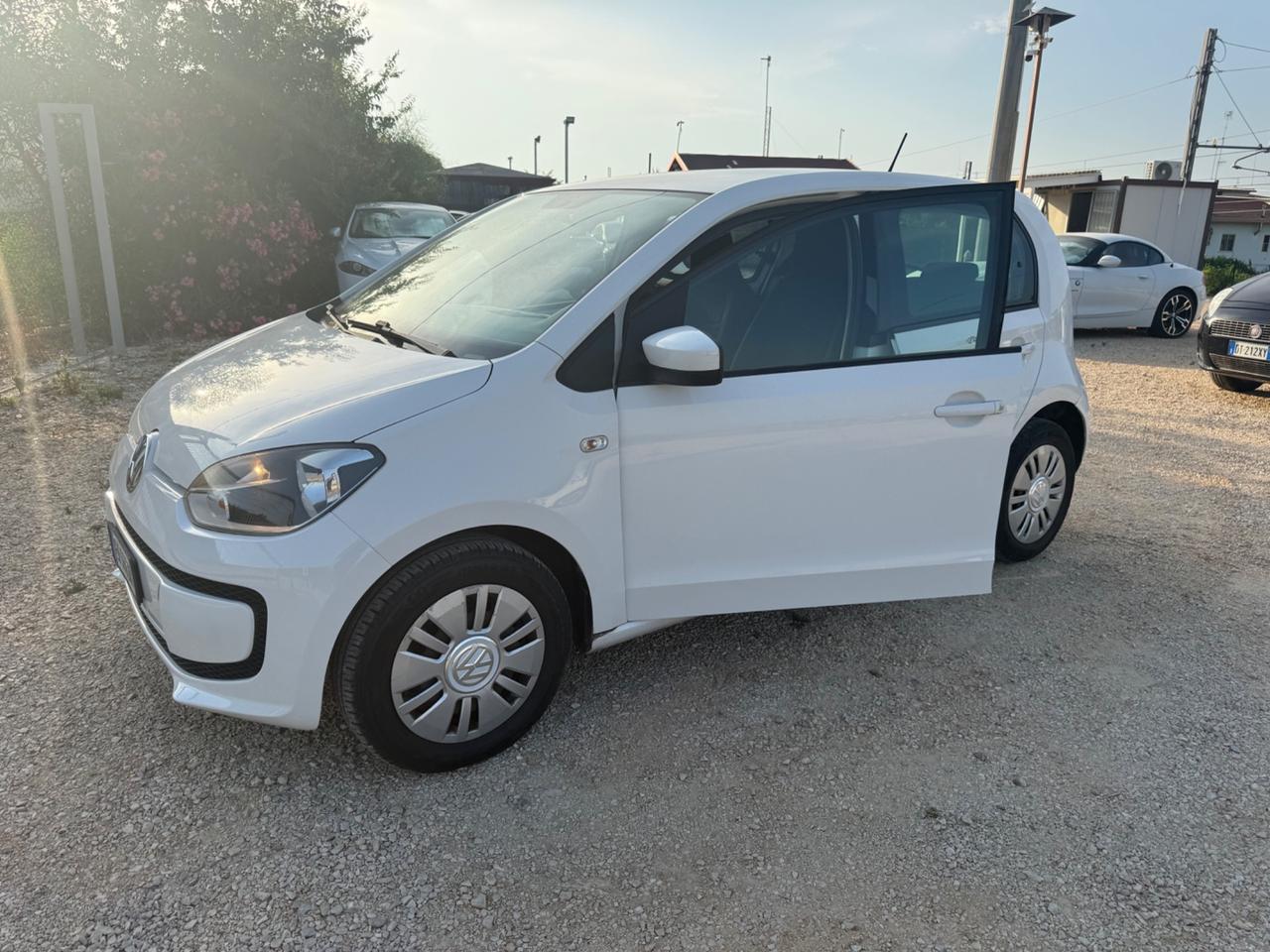 Volkswagen up! 1.0 5p Metano 4.499€ PERMUTE