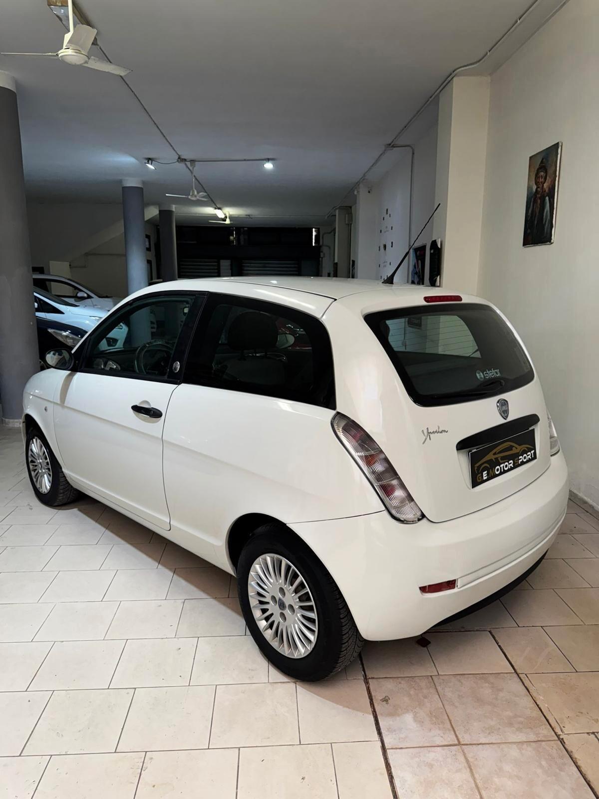 Lancia Ypsilon 1.4 Argento Ecochic GPL