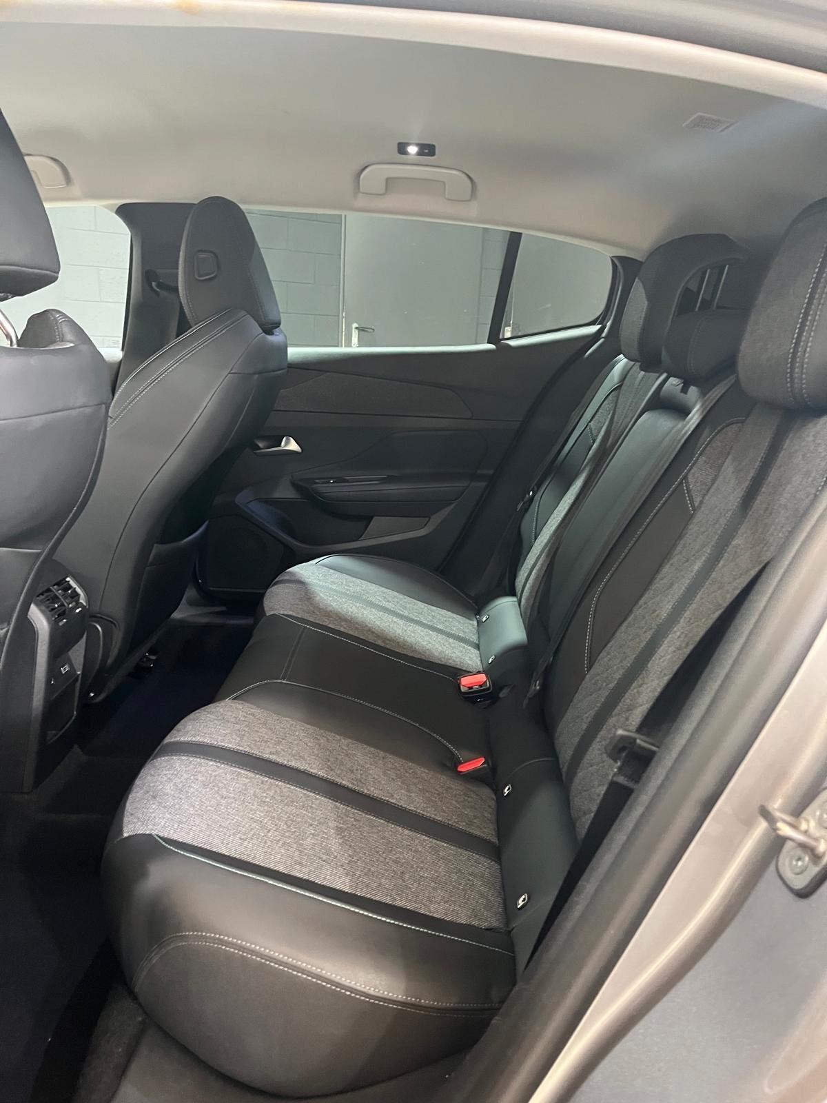 Peugeot 408 PureTech 130 S&S EAT8 Allure