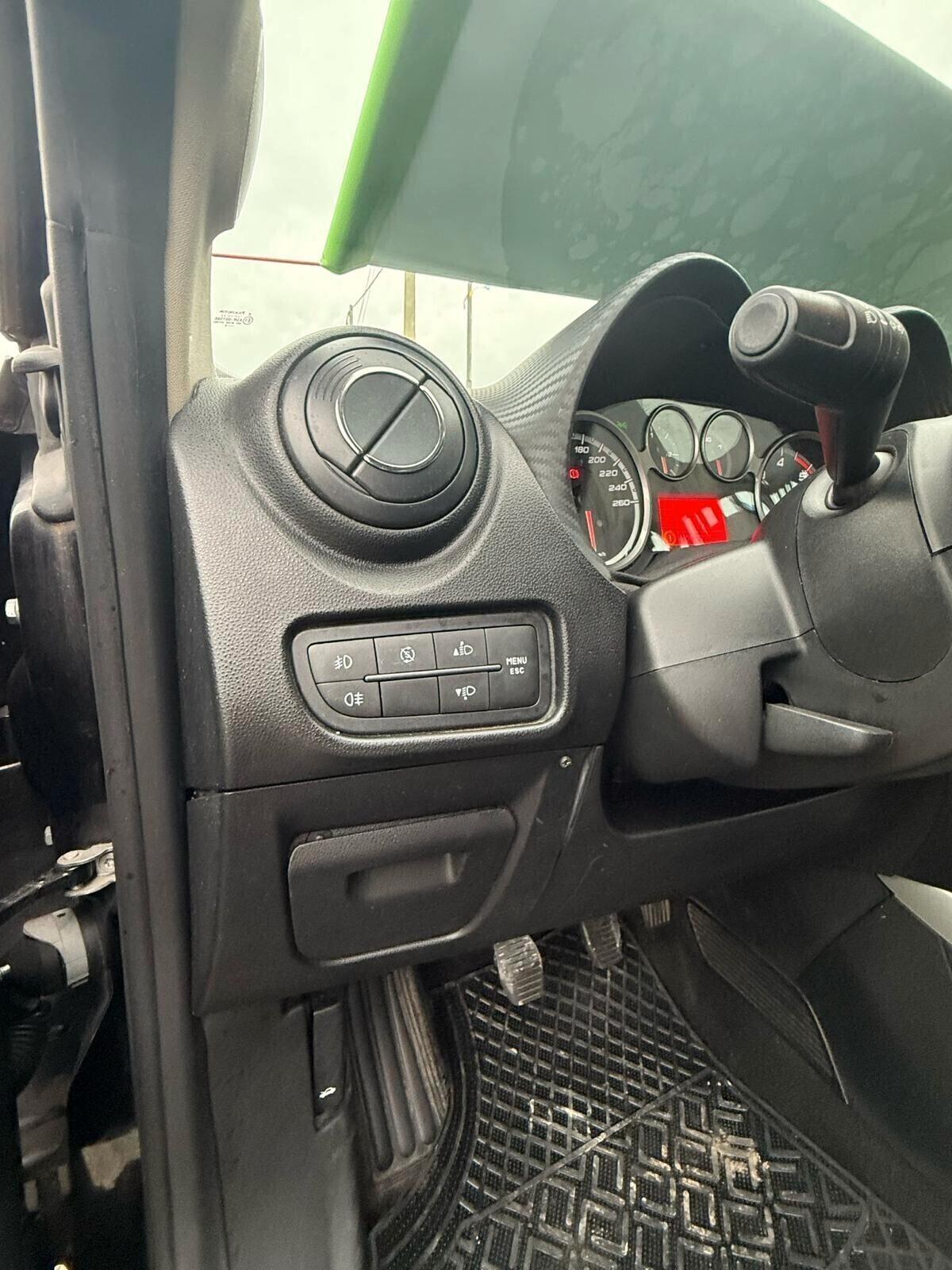 Alfa Romeo MiTo 1.3 JTDm-2 95 CV S&S Distinctive Sport Pack