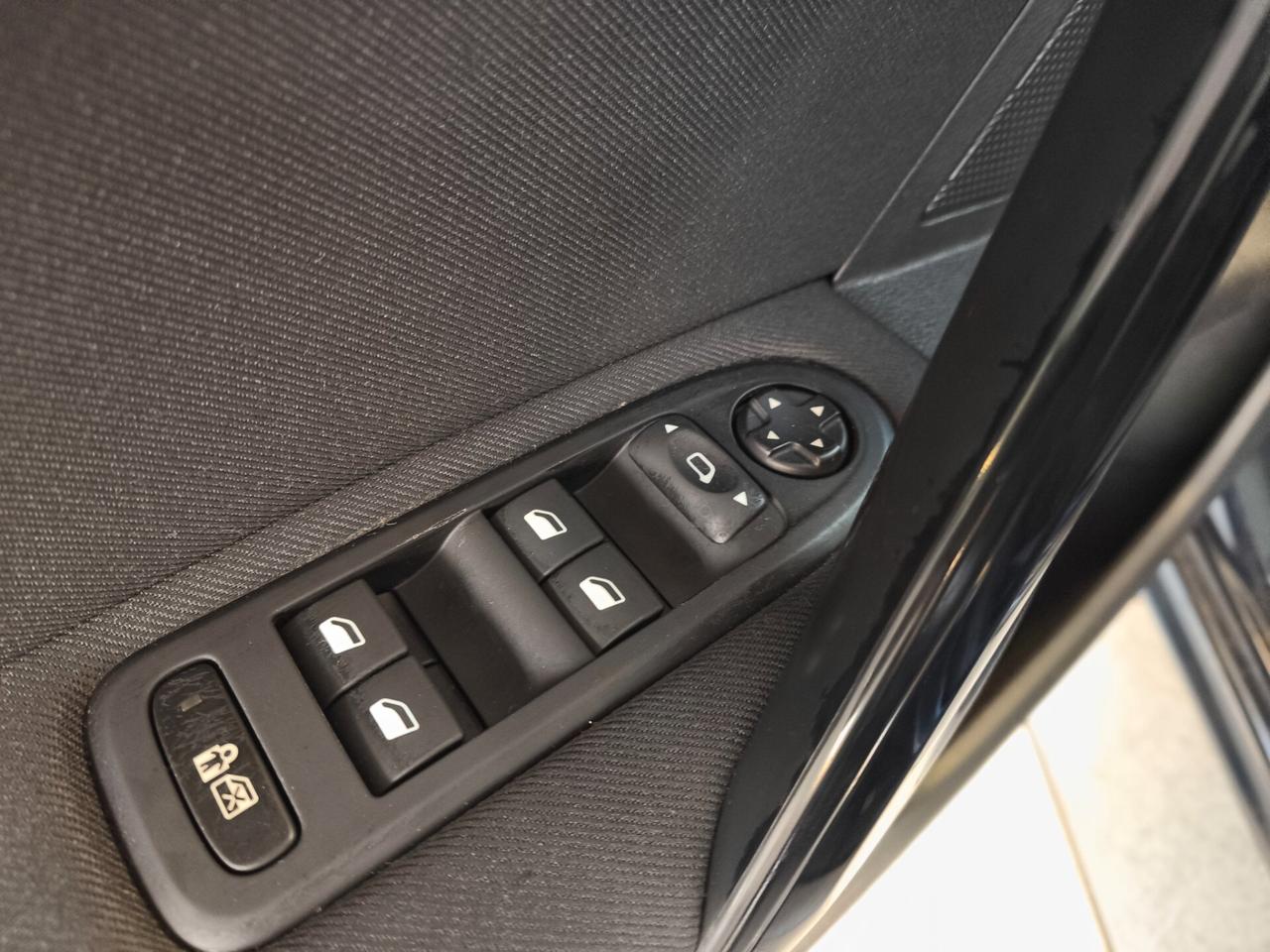 Peugeot 508 1.6 HDi 115CV SW Access